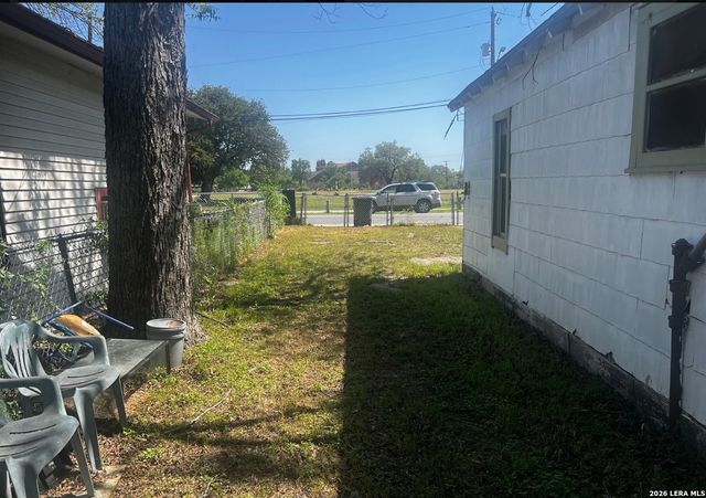 811 Theo Pwy, San Antonio, TX 78210