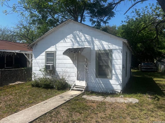 811 Theo Pwy, San Antonio, TX 78210