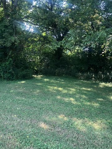 430 Ewing Dr, Nashville, TN 37207
