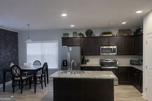 461 Lake Ridge Lane, Fairburn, GA 30213