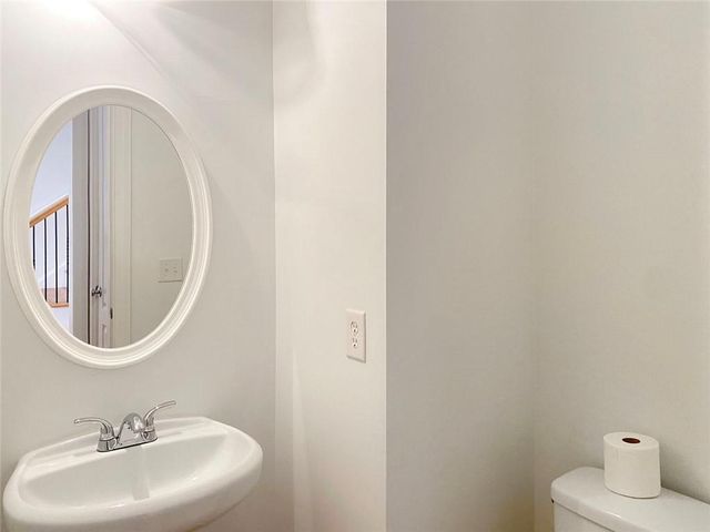 2838 Crescent Park Lane 9, Atlanta, GA 30339