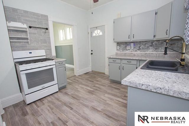 715 W Q Street, Lincoln, NE 68528