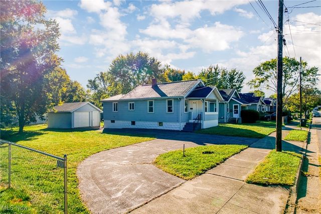 787 Ravenswood Street, Akron, OH 44306