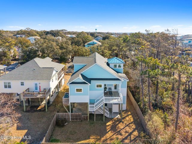 111 SE 41st Street, Oak Island, NC 28465