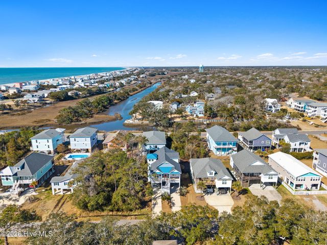 111 SE 41st Street, Oak Island, NC 28465