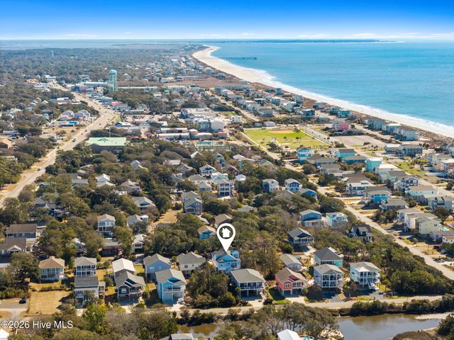 111 SE 41st Street, Oak Island, NC 28465