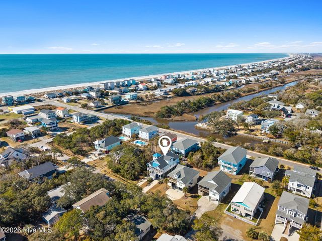 111 SE 41st Street, Oak Island, NC 28465