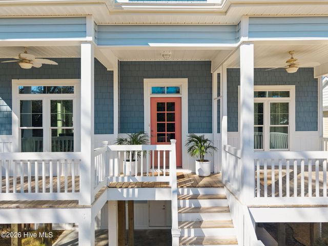 111 SE 41st Street, Oak Island, NC 28465