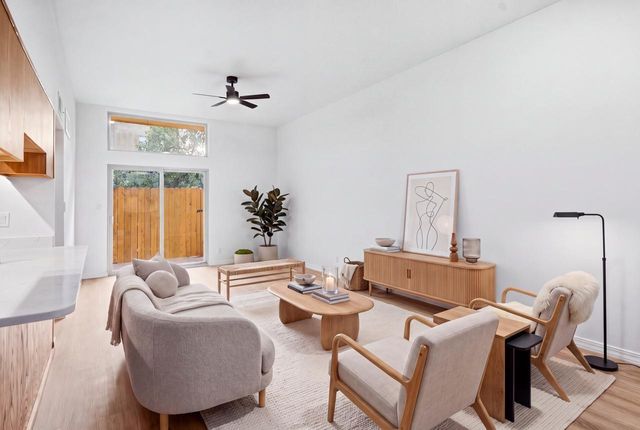 32 Calle Playa Del Sol NE, Albuquerque, NM 87109