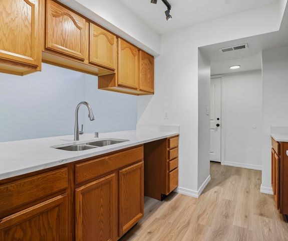 32 Calle Playa Del Sol NE, Albuquerque, NM 87109