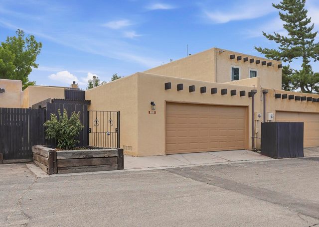 32 Calle Playa Del Sol NE, Albuquerque, NM 87109