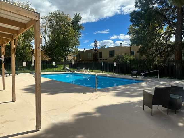 32 Calle Playa Del Sol NE, Albuquerque, NM 87109