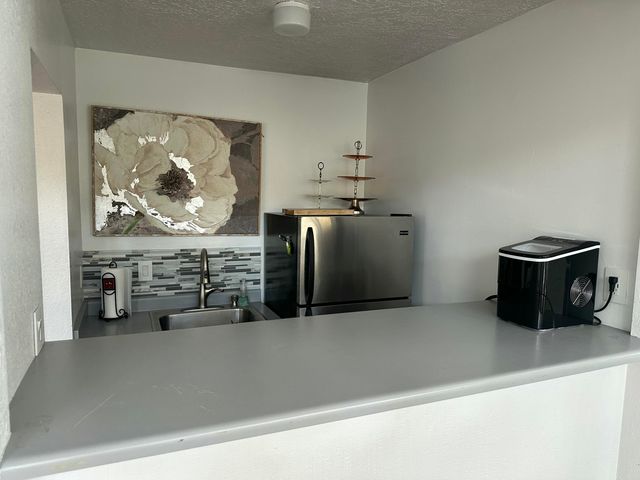 32 Calle Playa Del Sol NE, Albuquerque, NM 87109