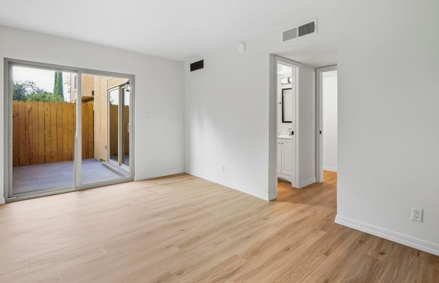 32 Calle Playa Del Sol NE, Albuquerque, NM 87109