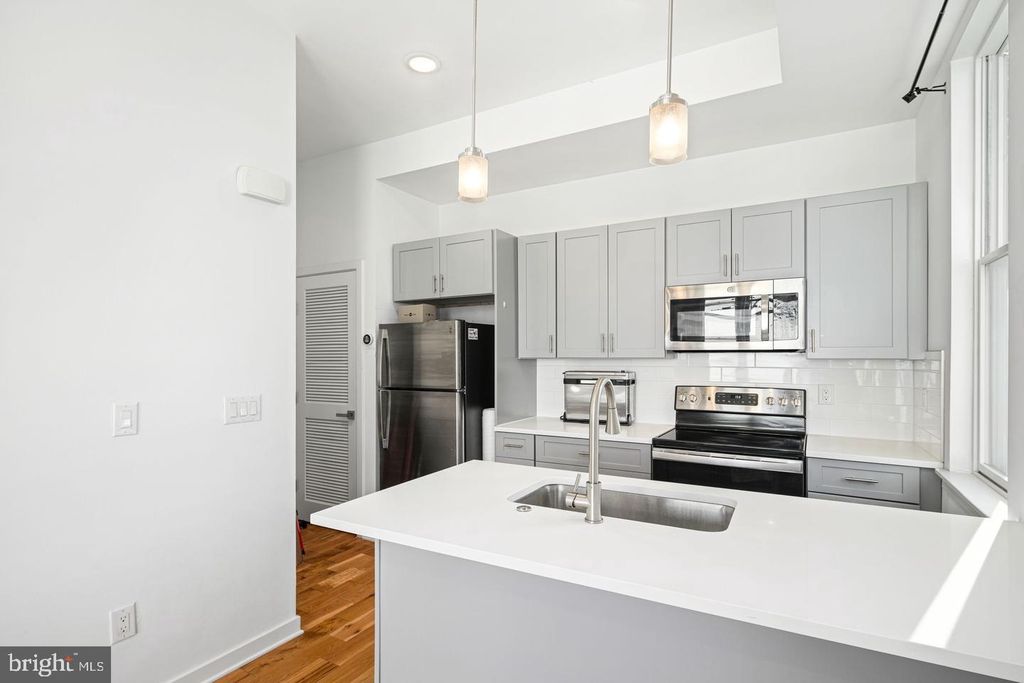 2722 W MASTER ST, PHILADELPHIA, PA 19121 — photo 2