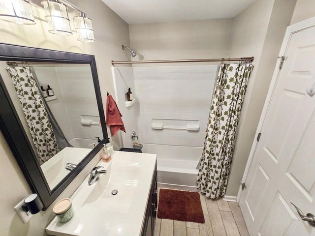 230 Devils LANE, Walworth, WI 53184