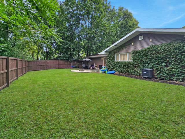 230 Devils LANE, Walworth, WI 53184