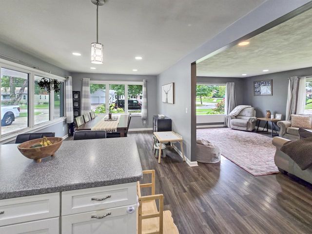 230 Devils LANE, Walworth, WI 53184