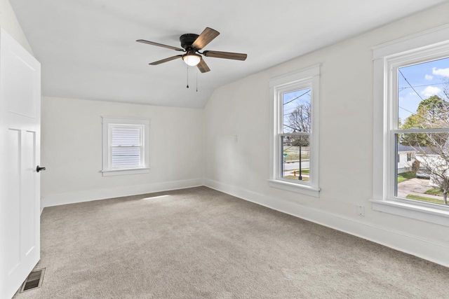 29 TENNESSEE AVENUE, Oshkosh, WI 54901