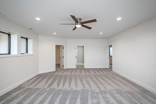 1010 NE 59th Court, Ankeny, IA 50021