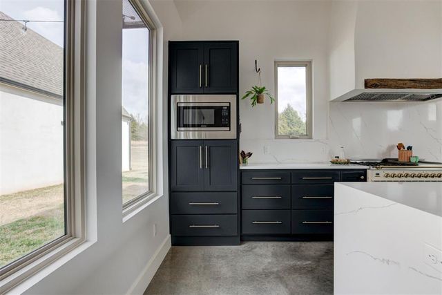 11800 SW 114th Circle, Mustang, OK 73064