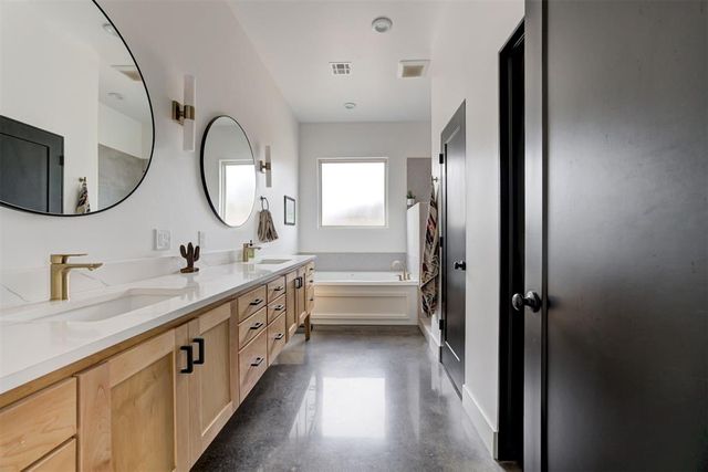 11800 SW 114th Circle, Mustang, OK 73064