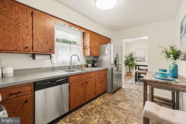 605 OLD GROVE ROAD, Mechanicsburg, PA 17055
