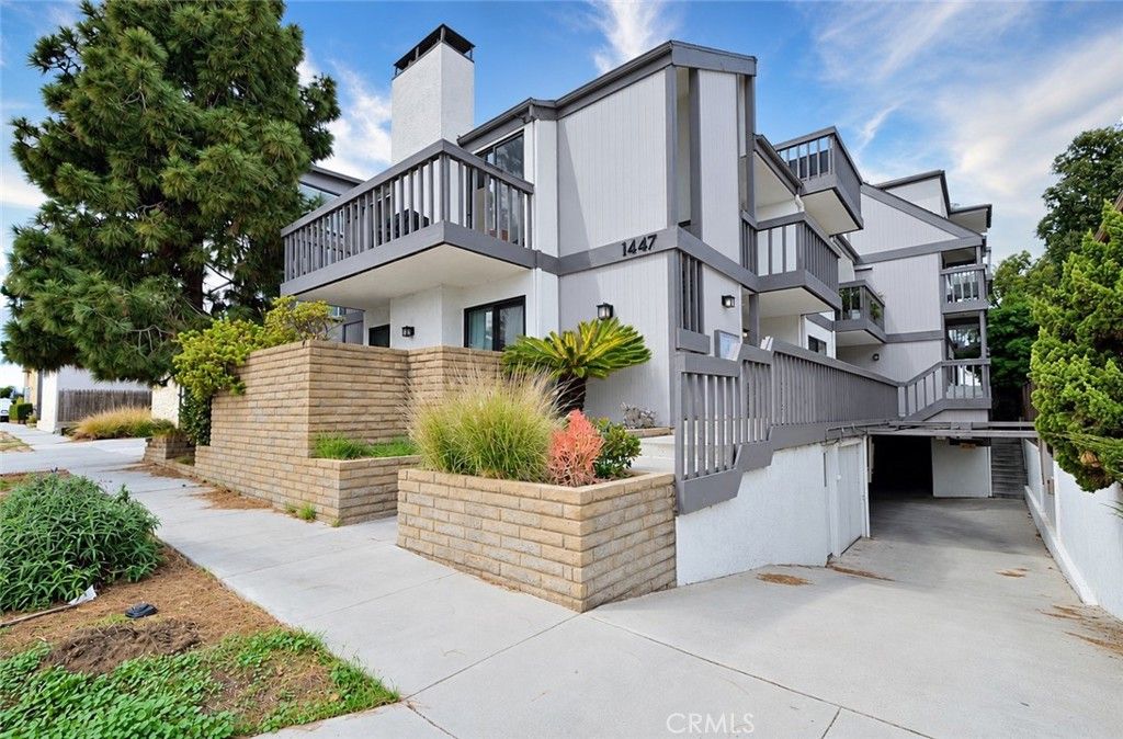 1447 Manhattan Beach Boulevard E, Manhattan Beach, CA 90266 — exterior