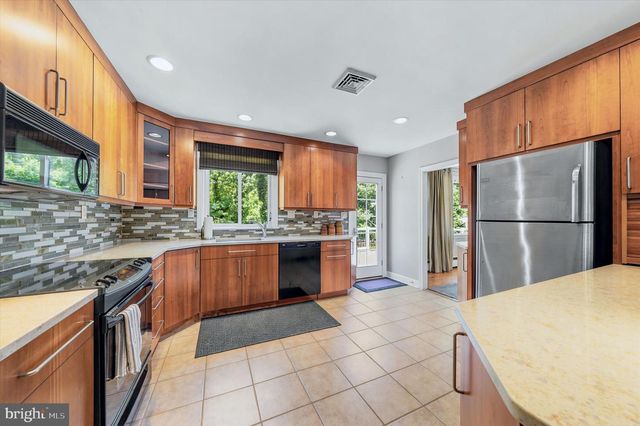 516 RUXTON DR, Wilmington, DE 19809