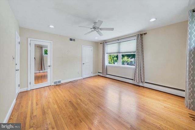 516 RUXTON DR, Wilmington, DE 19809