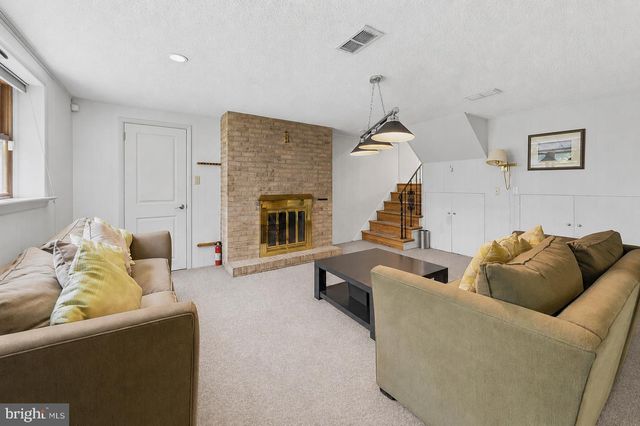 516 RUXTON DR, Wilmington, DE 19809