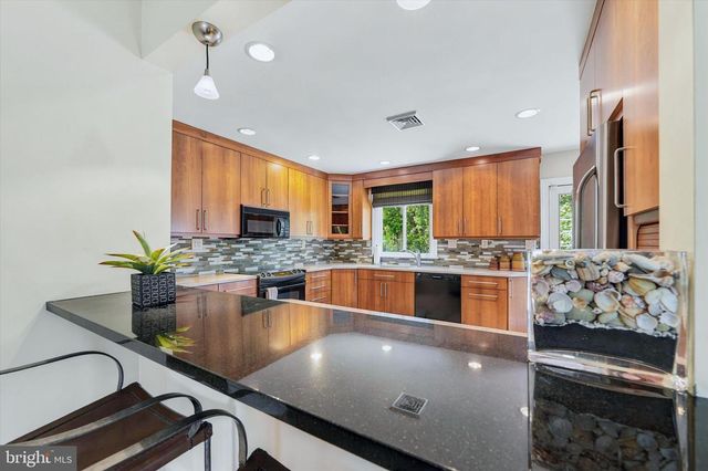 516 RUXTON DR, Wilmington, DE 19809