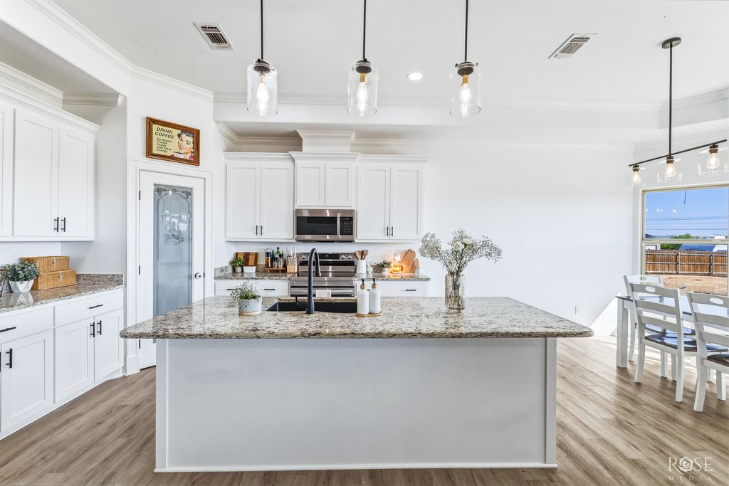 Image 15 of property listing at 4804 Cheetah Run, San Angelo, TX 76901