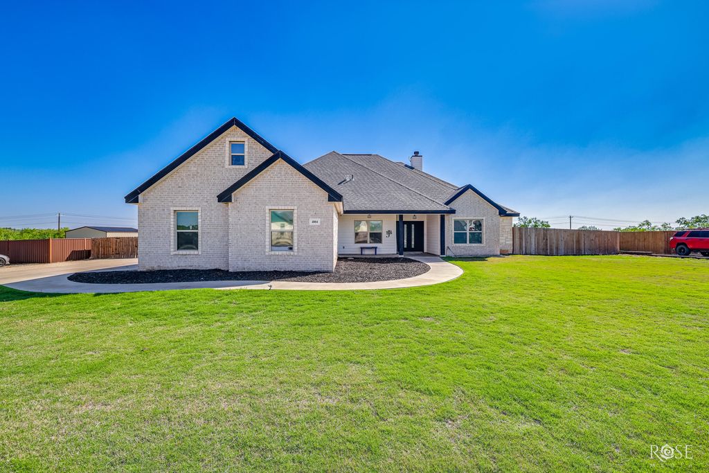 Image 5 of property listing at 4804 Cheetah Run, San Angelo, TX 76901