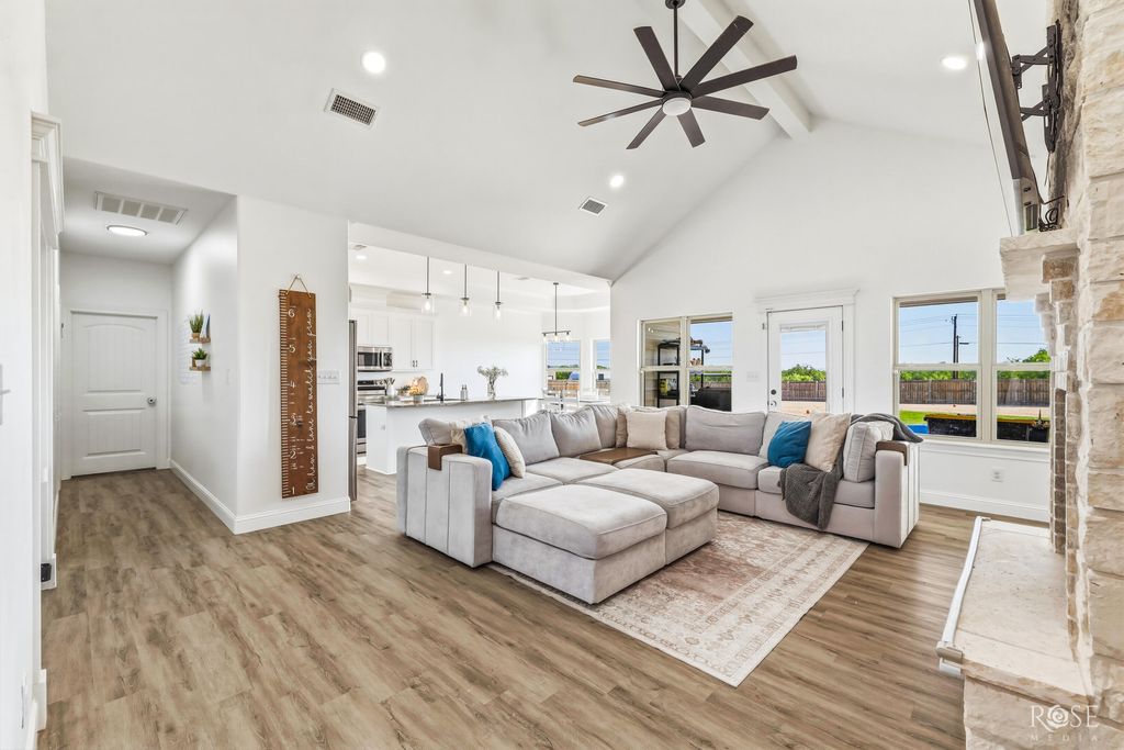 Image 8 of property listing at 4804 Cheetah Run, San Angelo, TX 76901