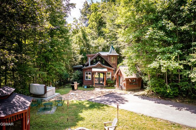 2832 Joyner Hills Lane, Sevierville, TN 37876