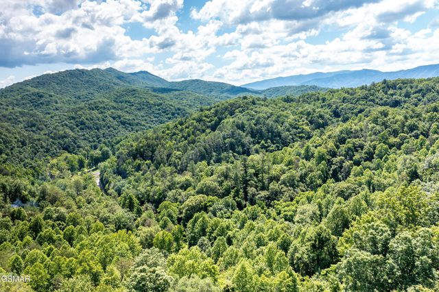 2832 Joyner Hills Lane, Sevierville, TN 37876
