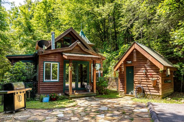 2832 Joyner Hills Lane, Sevierville, TN 37876