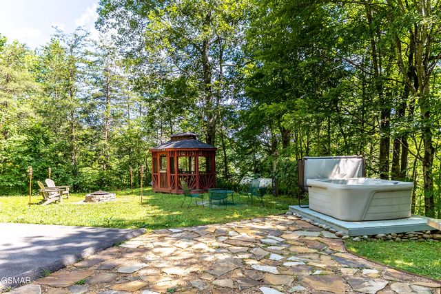 2832 Joyner Hills Lane, Sevierville, TN 37876