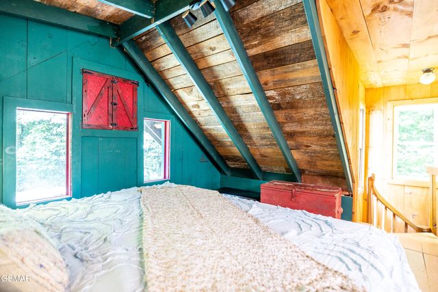 2832 Joyner Hills Lane, Sevierville, TN 37876