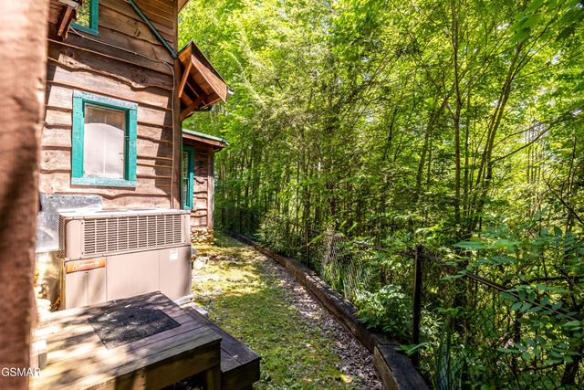 2832 Joyner Hills Lane, Sevierville, TN 37876