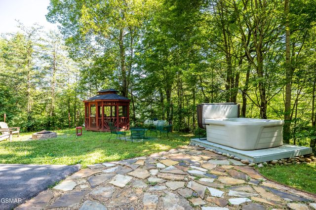 2832 Joyner Hills Lane, Sevierville, TN 37876