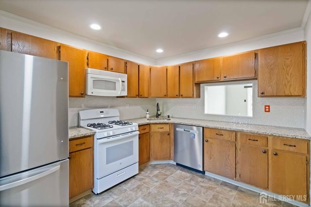 2 Daniel Drive, Franklin, NJ 08823
