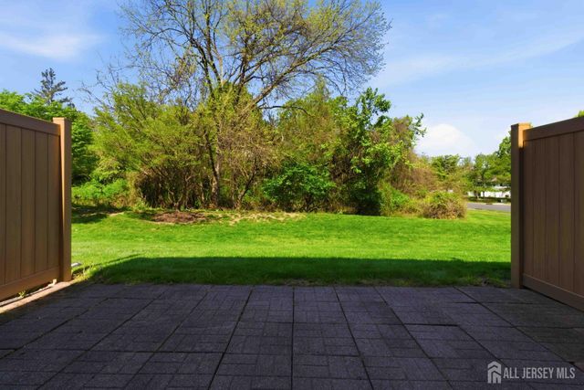 2 Daniel Drive, Franklin, NJ 08823
