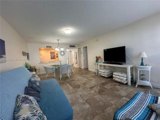 410 SE 2nd Street 115, Hallandale Beach, FL 33009