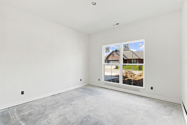 5902 HARLAN CT, Columbia, MO 65201