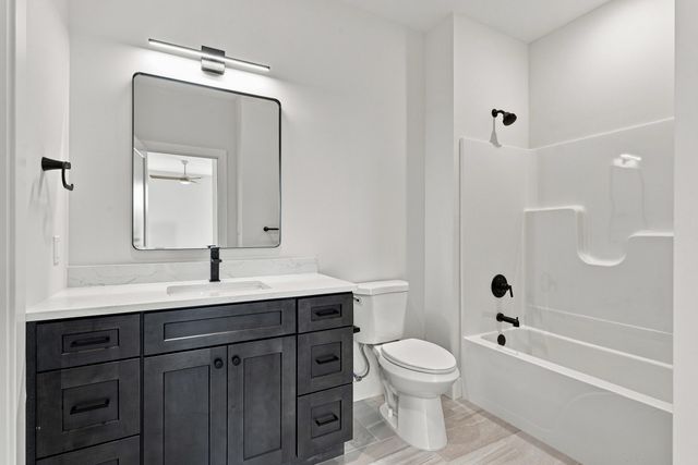 5902 HARLAN CT, Columbia, MO 65201