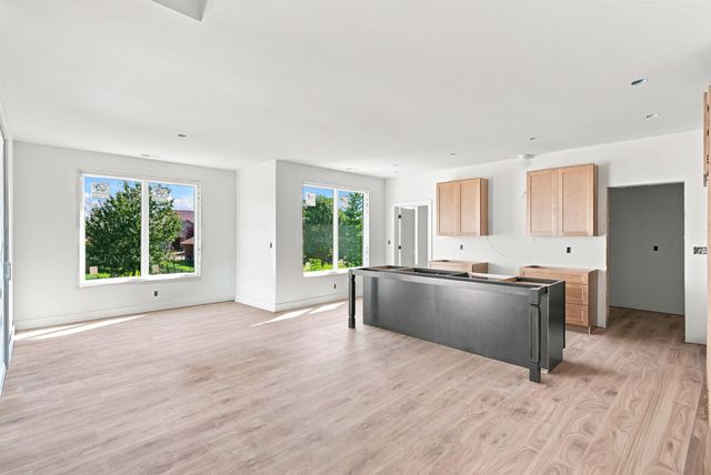 5902 HARLAN CT, Columbia, MO 65201