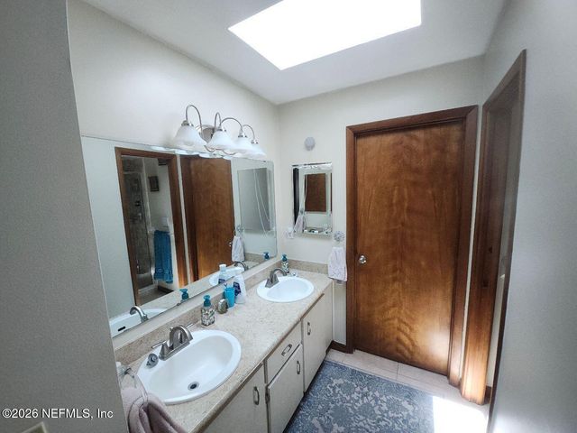 4 CHIPPEWAY Court, Palm Coast, FL 32137