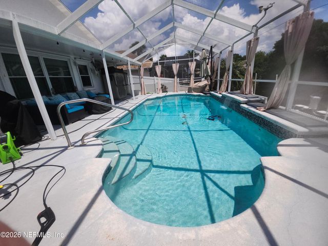 4 CHIPPEWAY Court, Palm Coast, FL 32137